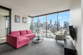Soaring Heights - Vibrant Docklands Living with Pool